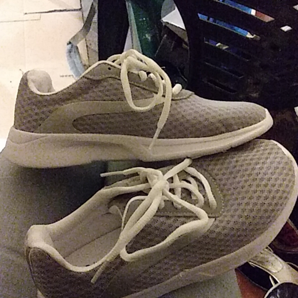 Brand new athletic works shoes.
